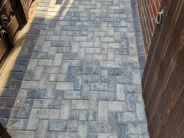 block-paved-driveway (5)-kireth-ai